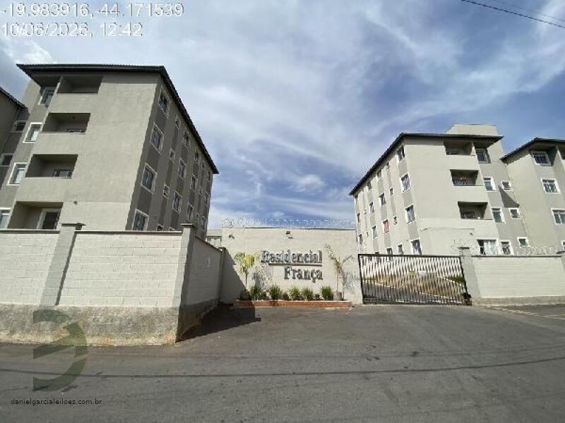 Apartamento com 2 Quartos e Varanda em Betim
