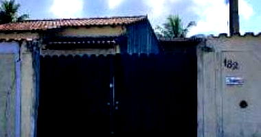 Casa padrão com 2 quartos, 1 banheiro, 99,75m² construída, ocupada
