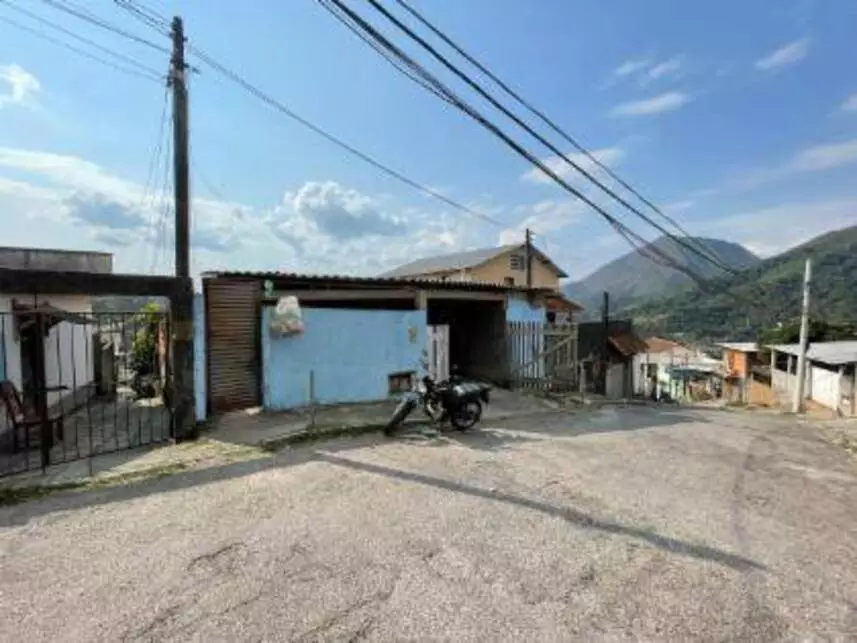 Casa em Leilão com 150m² Construída em Teresópolis/RJ