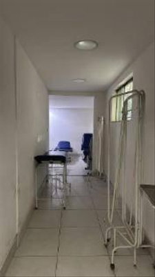 Sala comercial com 132,36m², 2 banheiros, ocupada, centro de Itaperuna