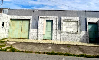 Casa com 29,82m² de área construída e 200m² de terreno