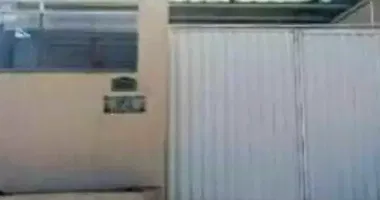 Casa 3 quartos, 83m² construída, terreno 607m², imóvel ocupado