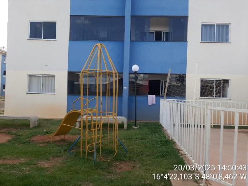 Apartamento com 2 quartos, 1 banheiro e 1 vaga