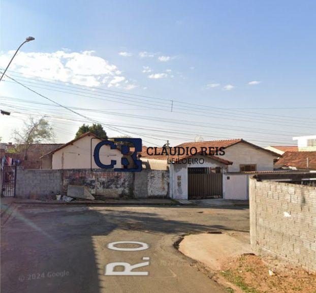 Casa com 3 quartos, 108,724 m², desocupada