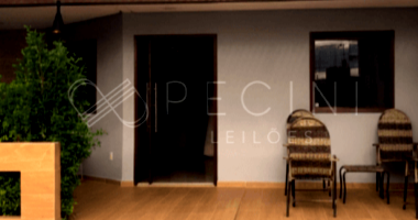 Casa com 3 Quartos e Varanda em Condomínio Fechado