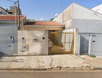 Casa com 2 quartos, 2 banheiros e 1 vaga de garagem