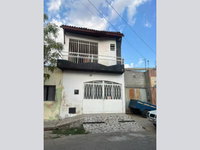 Casa em Iguatu com 77m² e 1 vaga - Ocupada