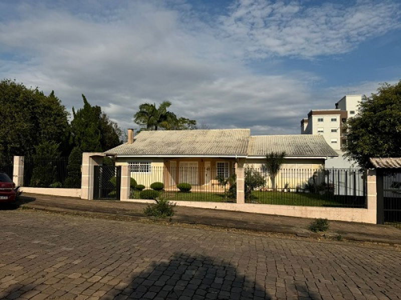 Três lotes de terrenos, 1800m², Passo Fundo