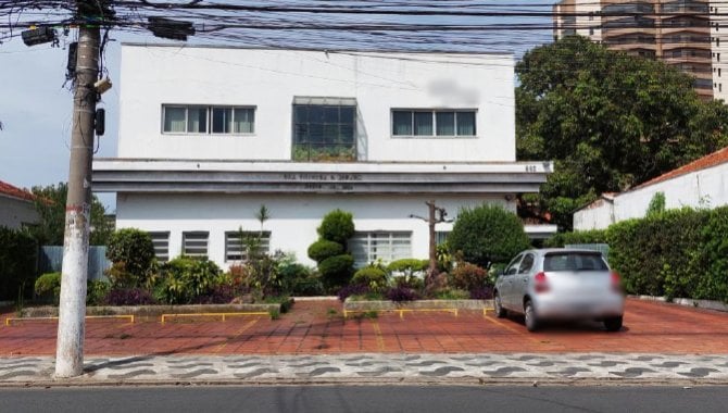 Terreno com 1.505 m² e Edificação de 786 m² para Incorporação