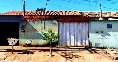 Casa com 2 quartos, 1 banheiro e 60,42m² de área privativa