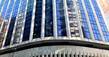 Conjunto Comercial com 10 Vagas em Leilão