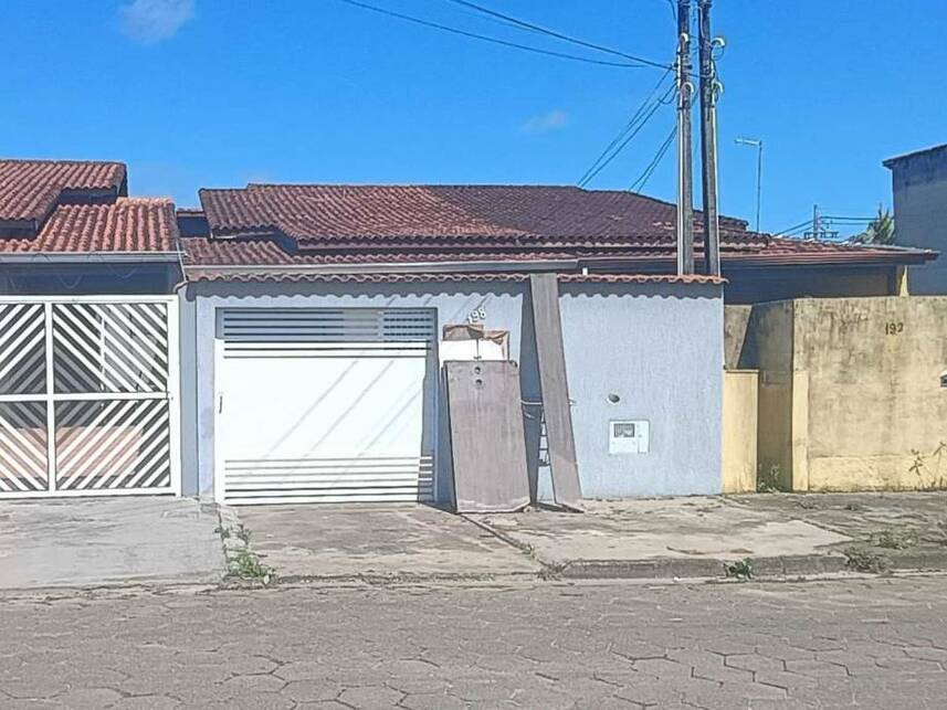Casa em leilão com 3 quartos e 1 vaga