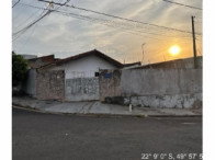 Casa com 2 Quartos e 1 Vaga em Marília/SP