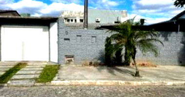 Casa 202 m² em Criciúma-SC com 3 quartos e 2 banheiros