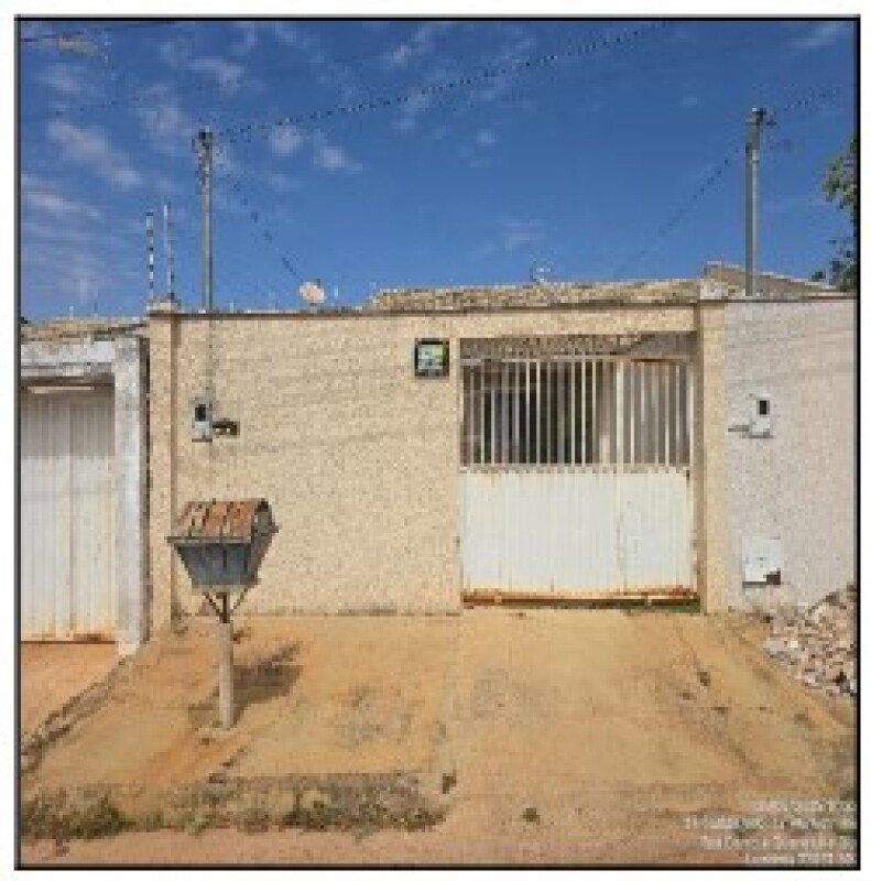 Casa em Luziânia/GO com 2 quartos e 1 vaga