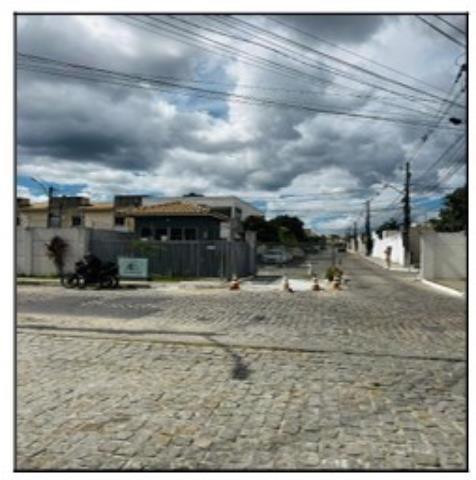 Casa com 2 quartos, varanda e 1 vaga de garagem em condomínio