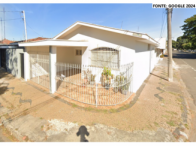 Casa com garagem, cozinha, banheiro e 105m² de terreno
