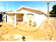 Casa com garagem, cozinha, banheiro e 105m² de terreno