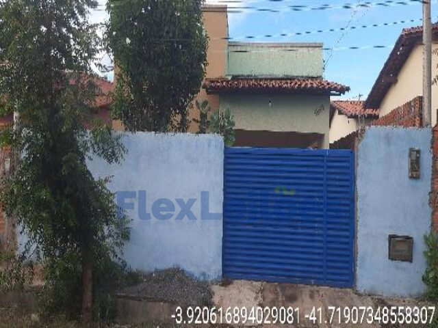 Casa em Olho D'Água - 2 Quartos, 1 Banheiro, 65m²