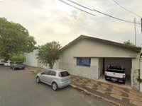 Casa comercial com 292 m² de área construída, parte ideal de 50%