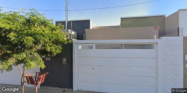Casa ocupada com 1 vaga e 88,81m² construída