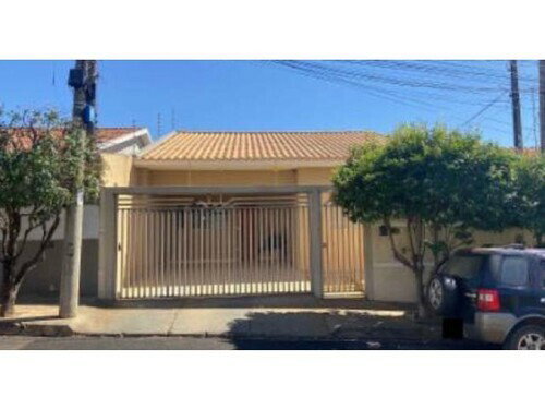 Casa em São José do Rio Preto com 118m² de área construída
