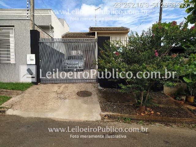 Casa com 2 quartos, 1 banheiro, 1 vaga, 65,7m² construída