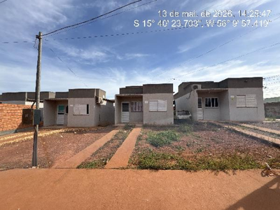 Casa com 2 Quartos e 1 Vaga em Várzea Grande