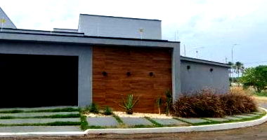 Casa espaçosa ocupada com 166,25 m² construídos, ideal para investimento