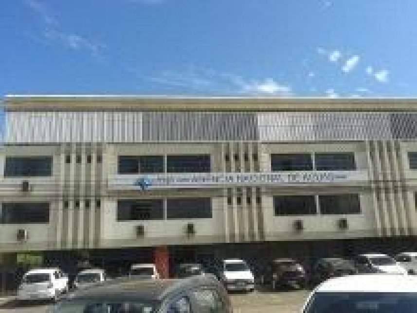 Conjunto comercial com 2.781,34m²