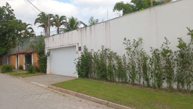 Casa no Litoral com 735 m², imóvel de alvenaria, sem info de quartos