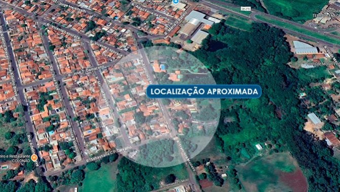 Casas em Área de 8.122 m² com Edícula e Prédio Residencial