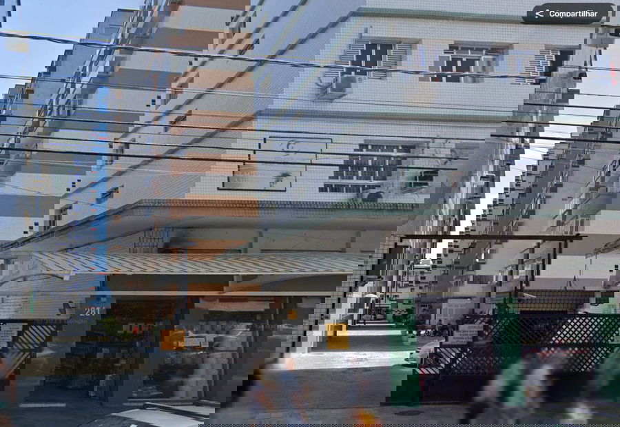 Apartamento Tríplex com 405,25 m², 3 pavimentos, ocupado
