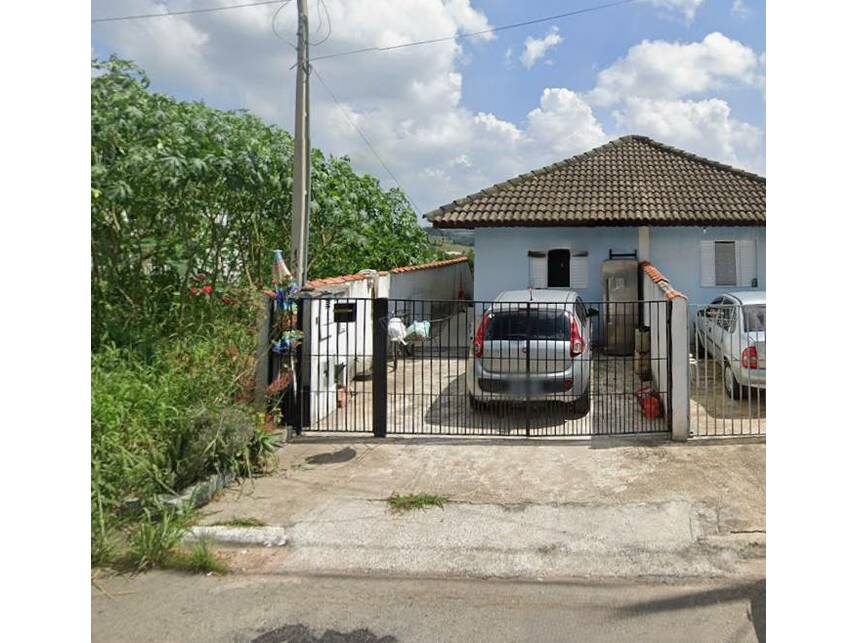 Casa 96m² com 125m² terreno - Ocupada
