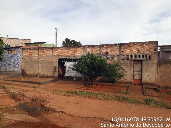 Casa 2 quartos com varanda, área construída 49,87m², terreno 203,87m²