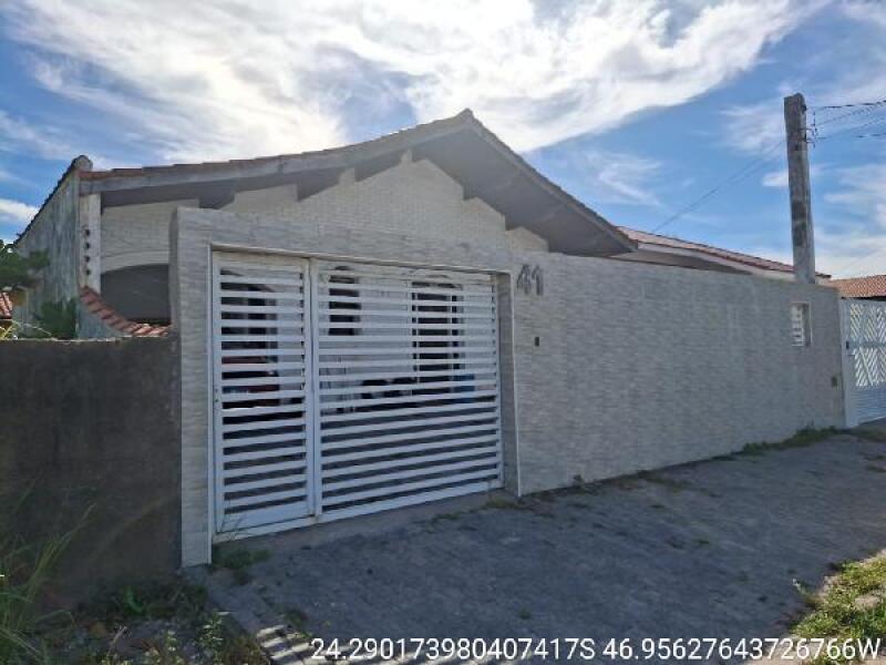 Casa com 3 quartos em Peruíbe