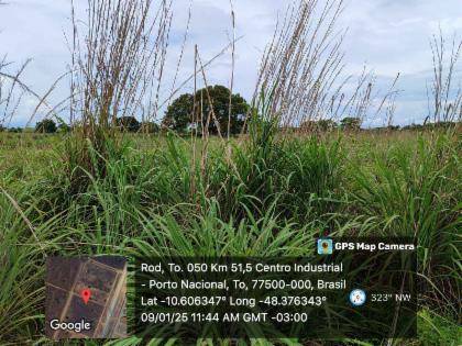 Lote desocupado com 3040 m² em área empresarial