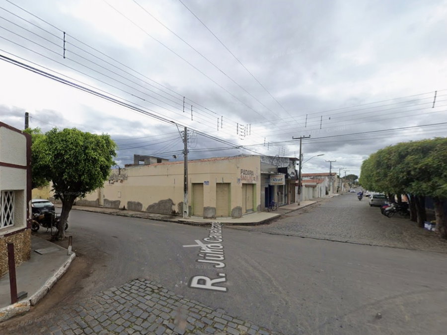 Imóvel comercial de 227 m² no Planalto