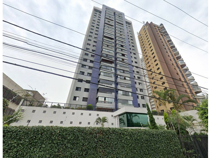 Apartamento com 3 vagas e depósito em leilão - São Paulo/SP