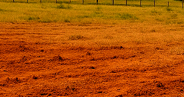 Gleba de terras com aprox. 0,50ha em Mateus Leme - MG
