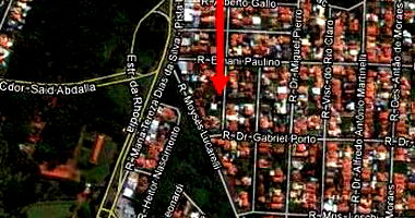 Sobrado com 6 quartos, 2 banheiros, 2 vagas e 272,57m² construída