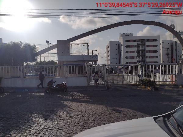 Apartamento com 3 Quartos e Varanda em Aracaju