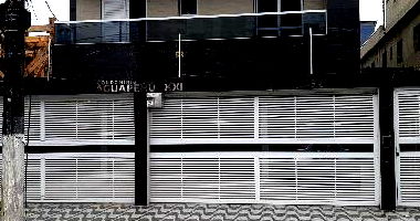 Casa com 2 Quartos e 1 Vaga na Garagem em Praia Grande