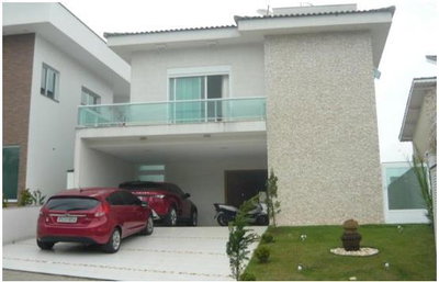 Casa em Condomínio com 300m² em Mogi das Cruzes -