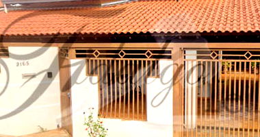 Casa com 3 quartos, suíte, varanda e 221,25m² construída