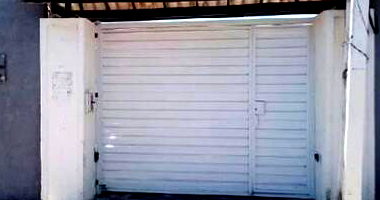 Casa com 2 quartos, 1 banheiro, varanda e 1 vaga de garagem