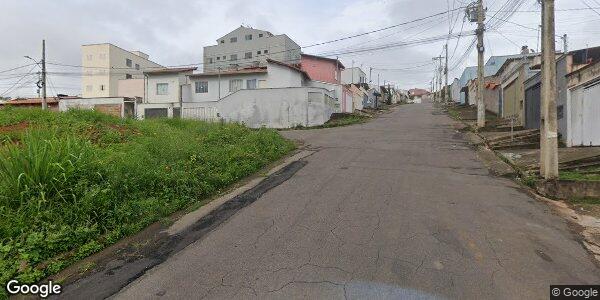 Casa 2 quartos, 1 banheiro, 1 vaga, 72m² construída, desocupada