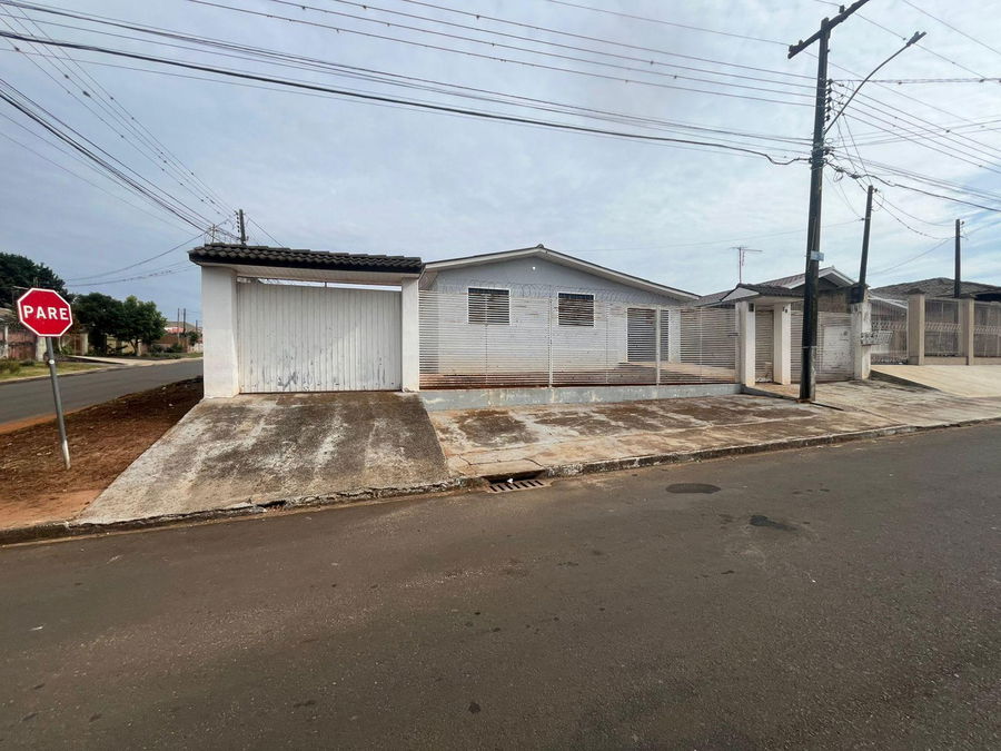 Casa Ocupada de 60m² em Ponta Grossa - Oportunidade Única!