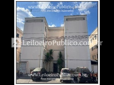 Apartamento com 1 vaga de garagem em Campos dos Goytacazes