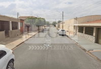 Casa residencial com terreno, 3 quartos, 2 banheiros, 1 vaga